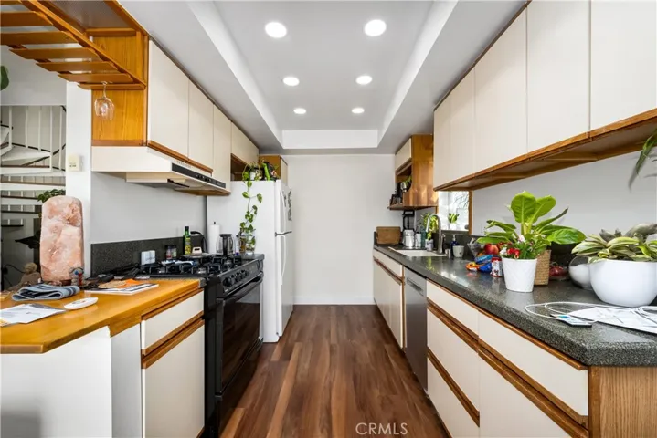 16 38th Place, Long Beach, California 90803