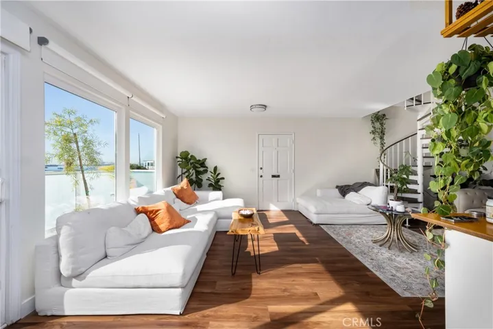 16 38th Place, Long Beach, California 90803