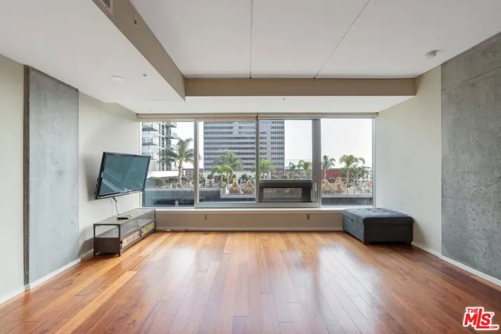 1155 S Grand Avenue 807, Los Angeles, California 90015