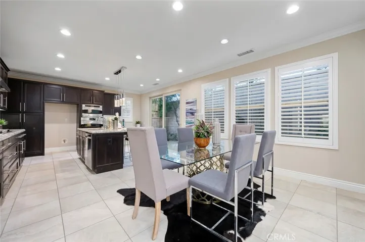 31 Los Indios, Irvine, California 92618