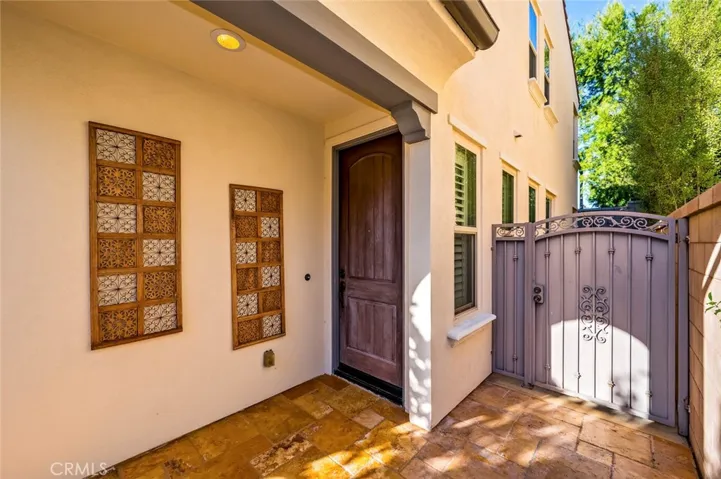31 Los Indios, Irvine, California 92618