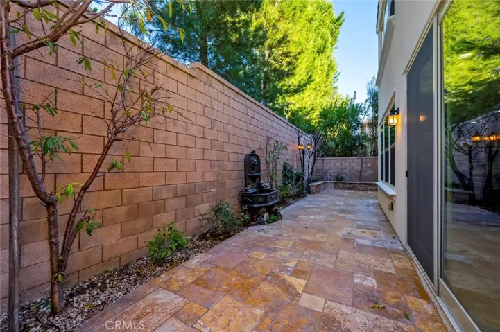 31 Los Indios, Irvine, California 92618