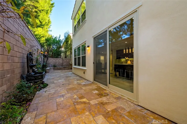 31 Los Indios, Irvine, California 92618