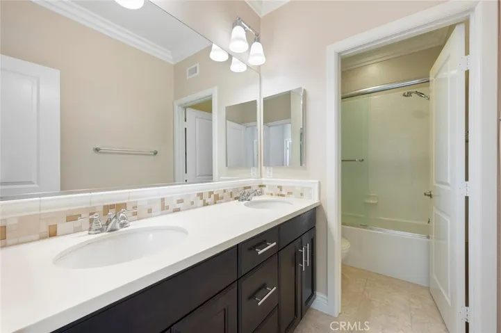 31 Los Indios, Irvine, California 92618