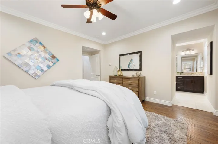 31 Los Indios, Irvine, California 92618