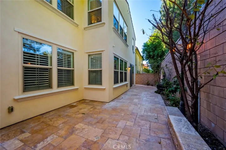 31 Los Indios, Irvine, California 92618
