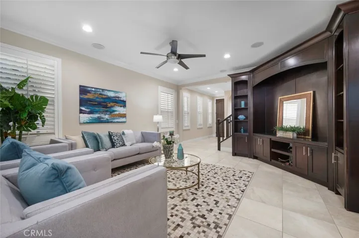 31 Los Indios, Irvine, California 92618