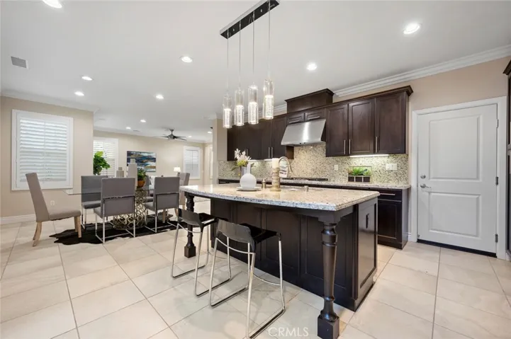 31 Los Indios, Irvine, California 92618