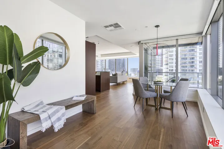 1155 S Grand Avenue 916, Los Angeles, California 90015