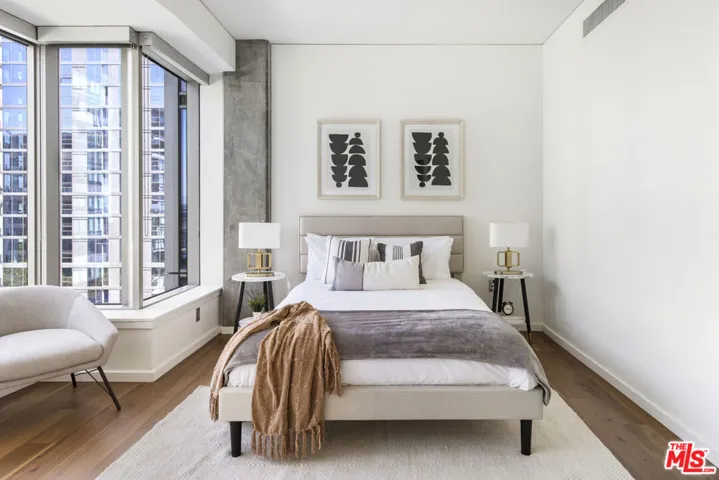 1155 S Grand Avenue 916, Los Angeles, California 90015