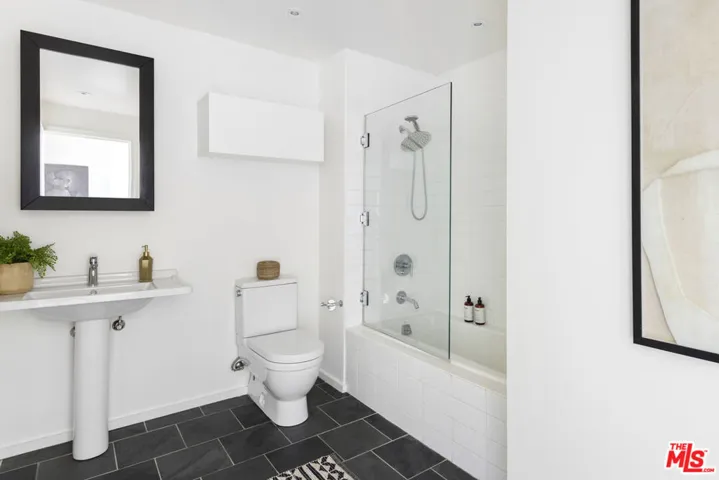 1155 S Grand Avenue 916, Los Angeles, California 90015