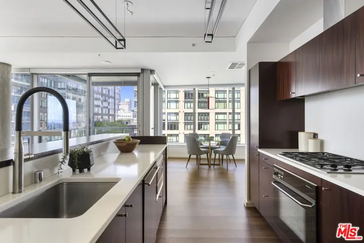 1155 S Grand Avenue 916, Los Angeles, California 90015