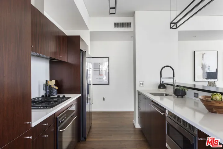 1155 S Grand Avenue 916, Los Angeles, California 90015