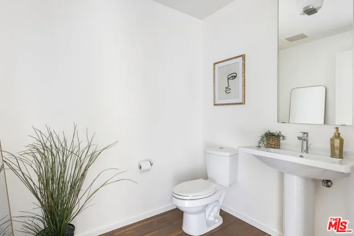 1155 S Grand Avenue 916, Los Angeles, California 90015