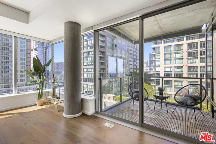 1155 S Grand Avenue 916, Los Angeles, California 90015