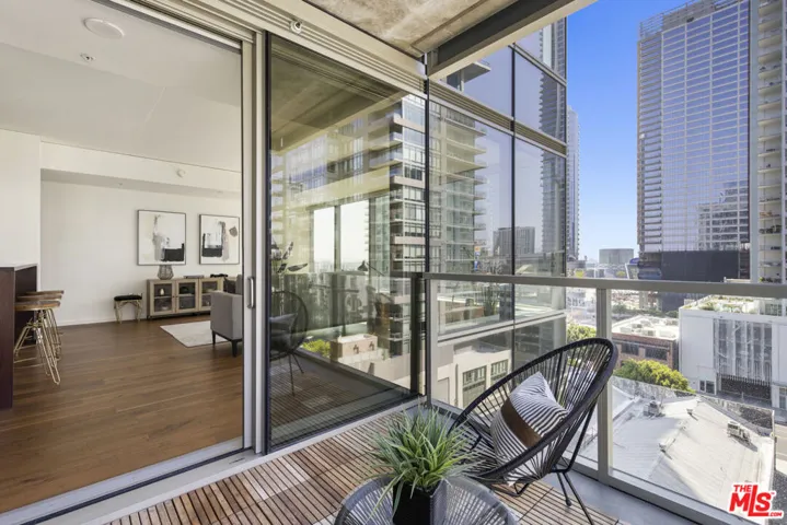 1155 S Grand Avenue 916, Los Angeles, California 90015