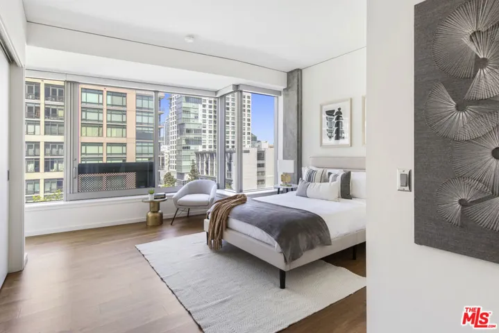 1155 S Grand Avenue 916, Los Angeles, California 90015