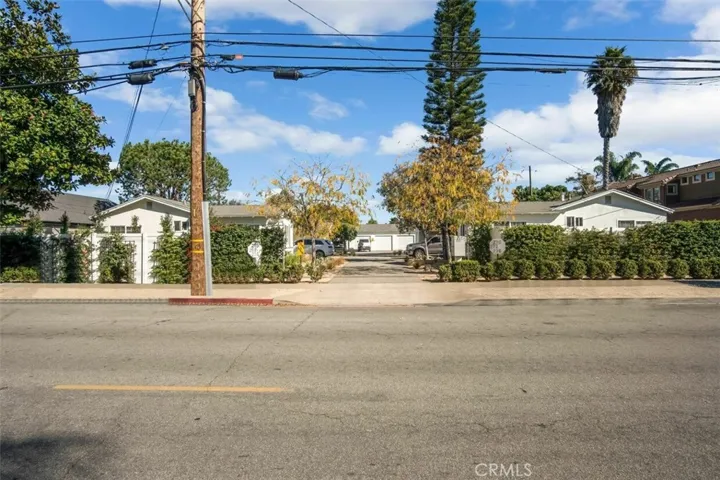 266 -276 E. 20th Street, Costa Mesa, California 92627