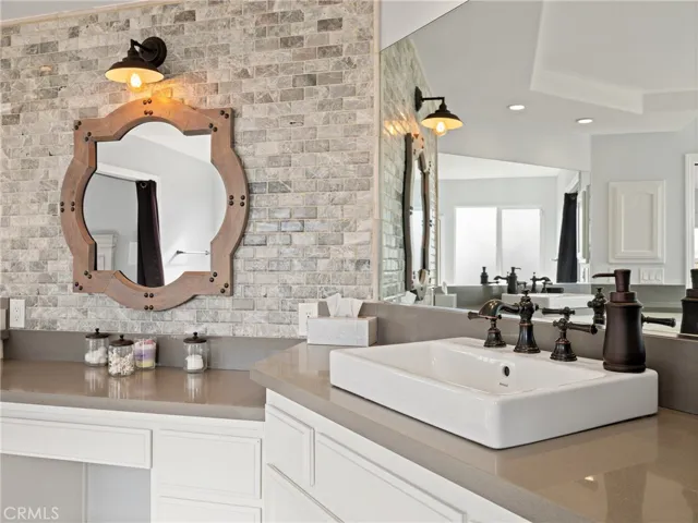 12520 Highline Drive, Apple Valley, California 92308