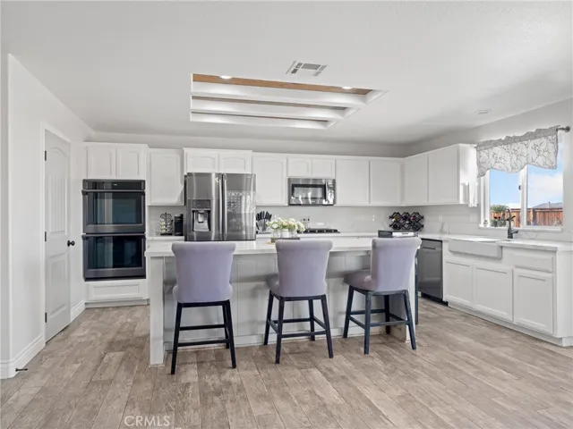 12520 Highline Drive, Apple Valley, California 92308