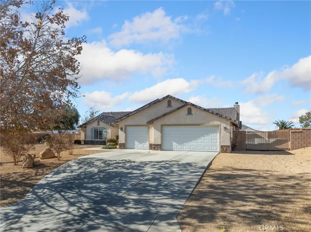 12520 Highline Drive, Apple Valley, California 92308