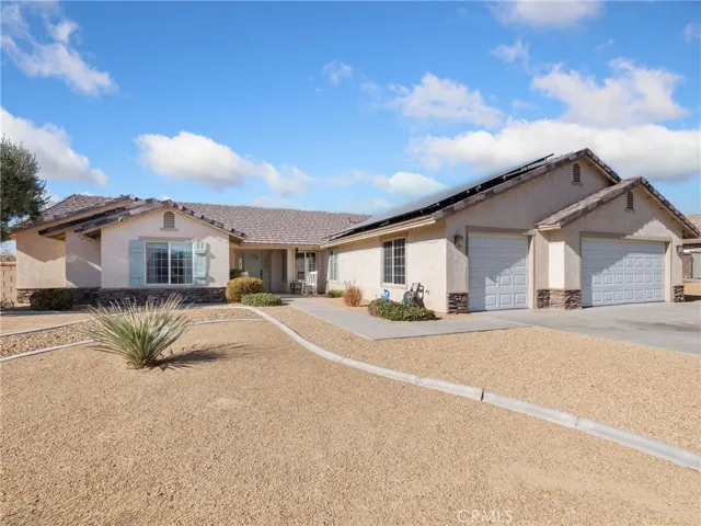 12520 Highline Drive, Apple Valley, California 92308