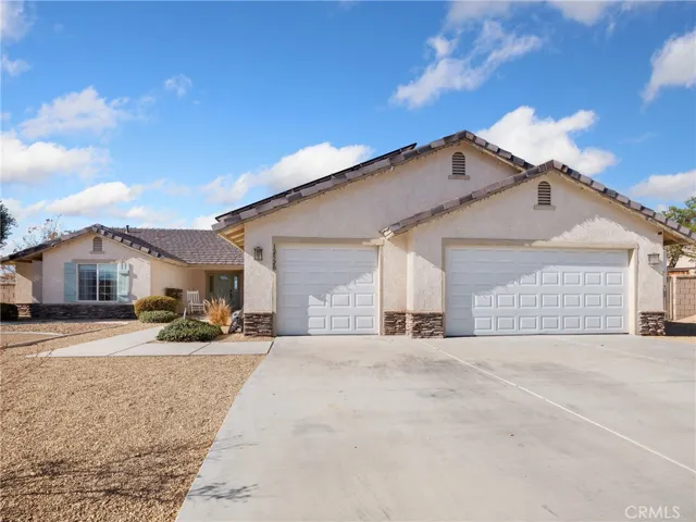 12520 Highline Drive, Apple Valley, California 92308
