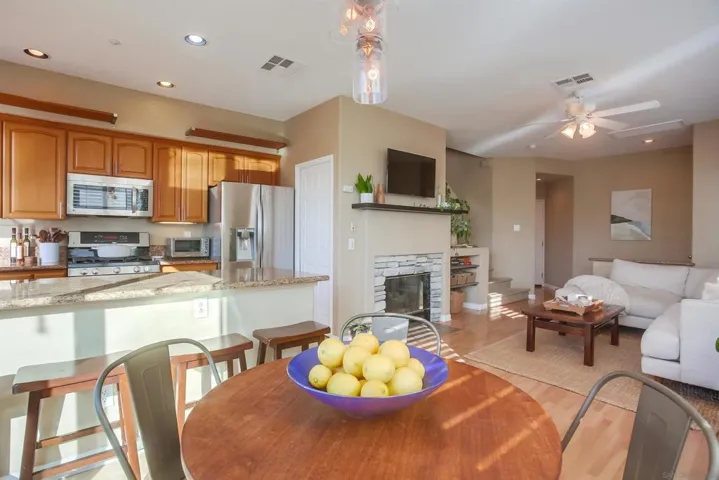 382 Carmel Creeper Pl, Encinitas, California 92024