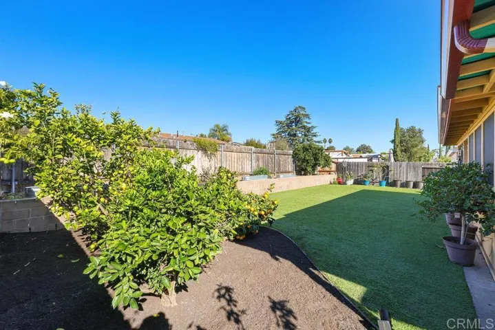8450 Carlton Oaks Drive, Santee, California 92071