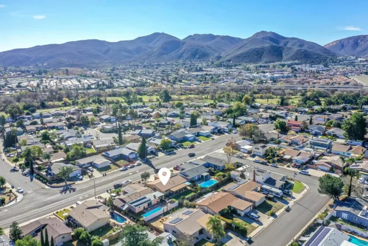 8450 Carlton Oaks Drive, Santee, California 92071