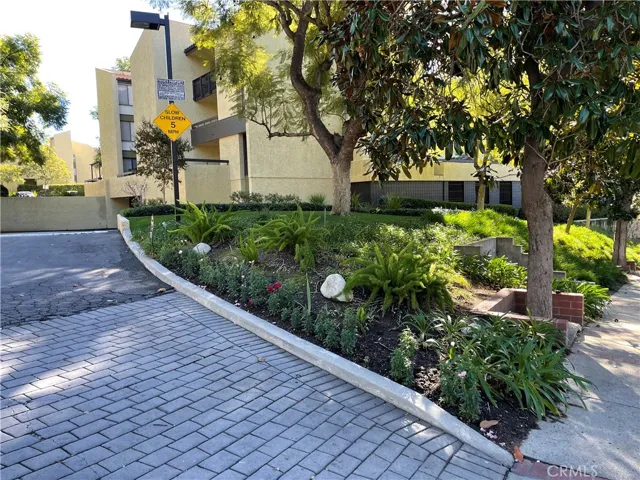 Outdoor Grounds Pic4