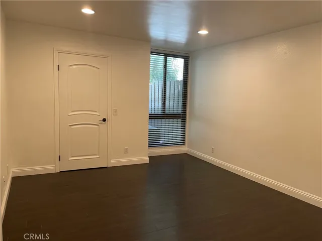 Master Bedroom Pic1