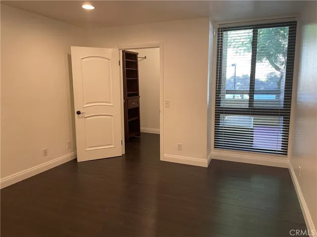 Master Bedroom Pic2