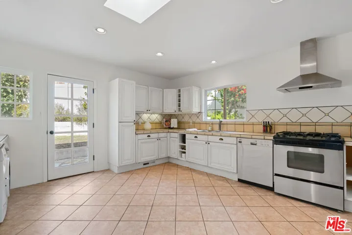 14929 Whitfield Avenue, Pacific Palisades, California 90272