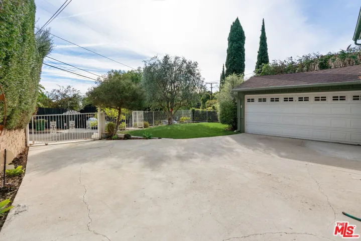14929 Whitfield Avenue, Pacific Palisades, California 90272