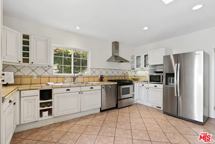 14929 Whitfield Avenue, Pacific Palisades, California 90272