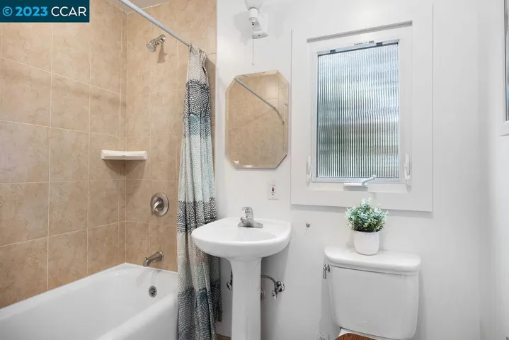 371 Vernon St 3, Oakland, California 94610