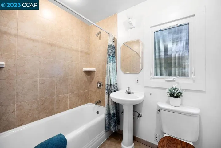 371 Vernon St 3, Oakland, California 94610