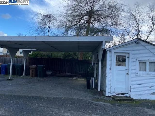 250 Carport and Shed (No Value)