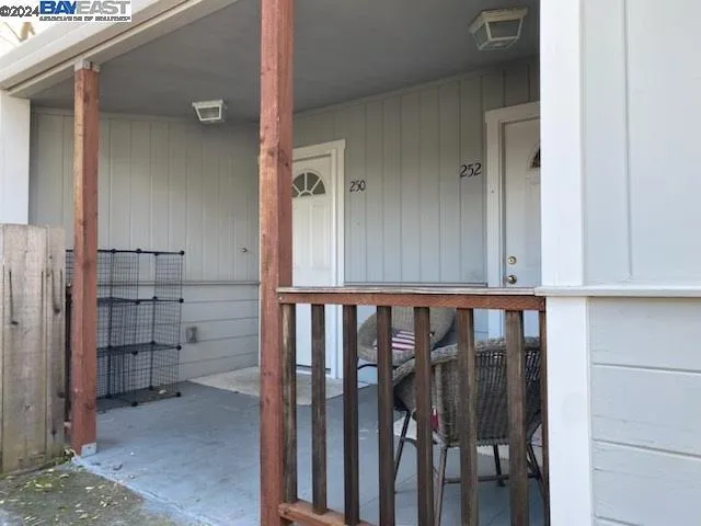 Rear Porch 250 and 252