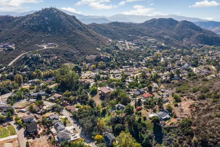 117 La Cresta Trail, El Cajon, California 92019