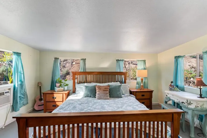 117 La Cresta Trail, El Cajon, California 92019