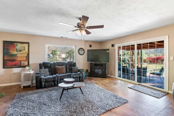 117 La Cresta Trail, El Cajon, California 92019