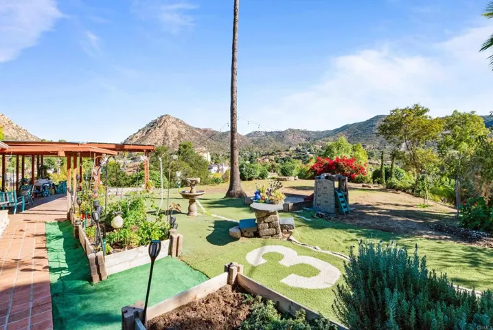 117 La Cresta Trail, El Cajon, California 92019