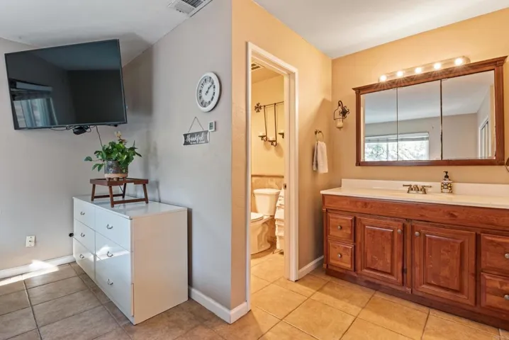 117 La Cresta Trail, El Cajon, California 92019