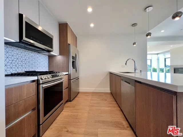 8017 Norton Avenue 403, West Hollywood, California 90046
