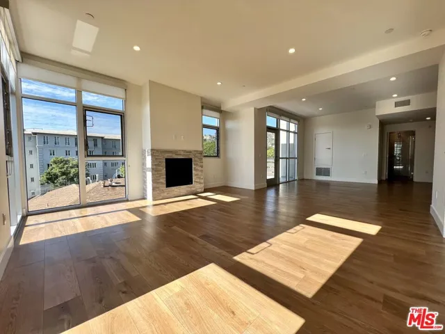 8017 Norton Avenue 403, West Hollywood, California 90046