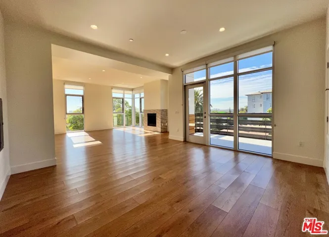 8017 Norton Avenue 403, West Hollywood, California 90046