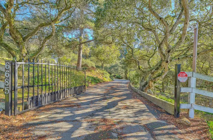 6685 Langley Canyon Road, Salinas, California 93907