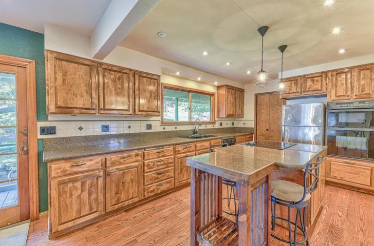 6685 Langley Canyon Road, Salinas, California 93907
